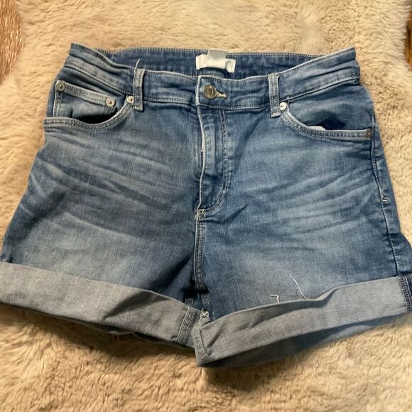 H&M Denim Jean Shorts Women's Size 6 High Rise Cut Off Light Wash - Picture 1 of 7